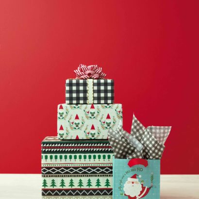 Hallmark Gift Wrap - 2017-Holiday-Gift-Wrap_Hallmark-Gold-Crown-(4)
